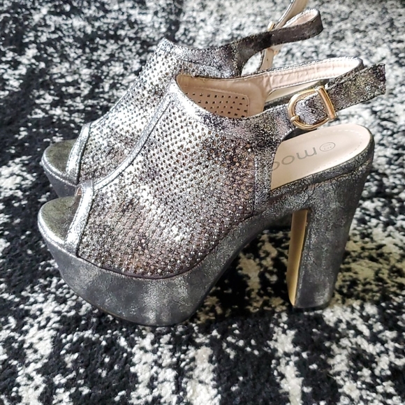 Moca Shoes - Platform Sandals